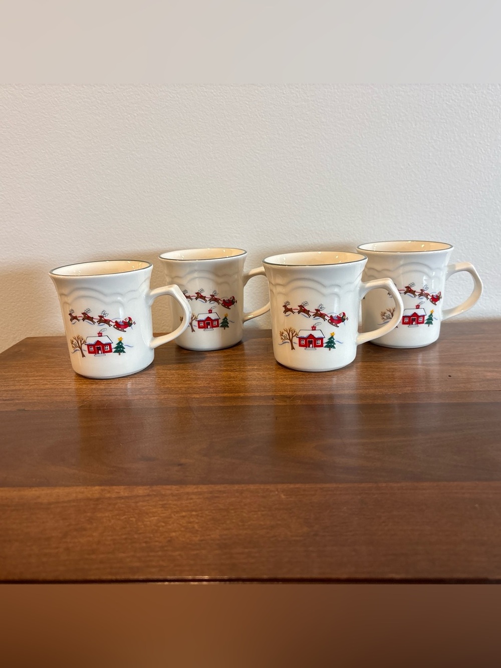 Pfaltzgraff Snow Village Santa Reindeer Christmas Coffee Mug 12 oz Set of 4